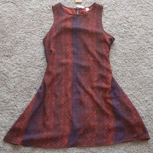 ⭐5 for $20⭐ Red and blue paisley shift dress